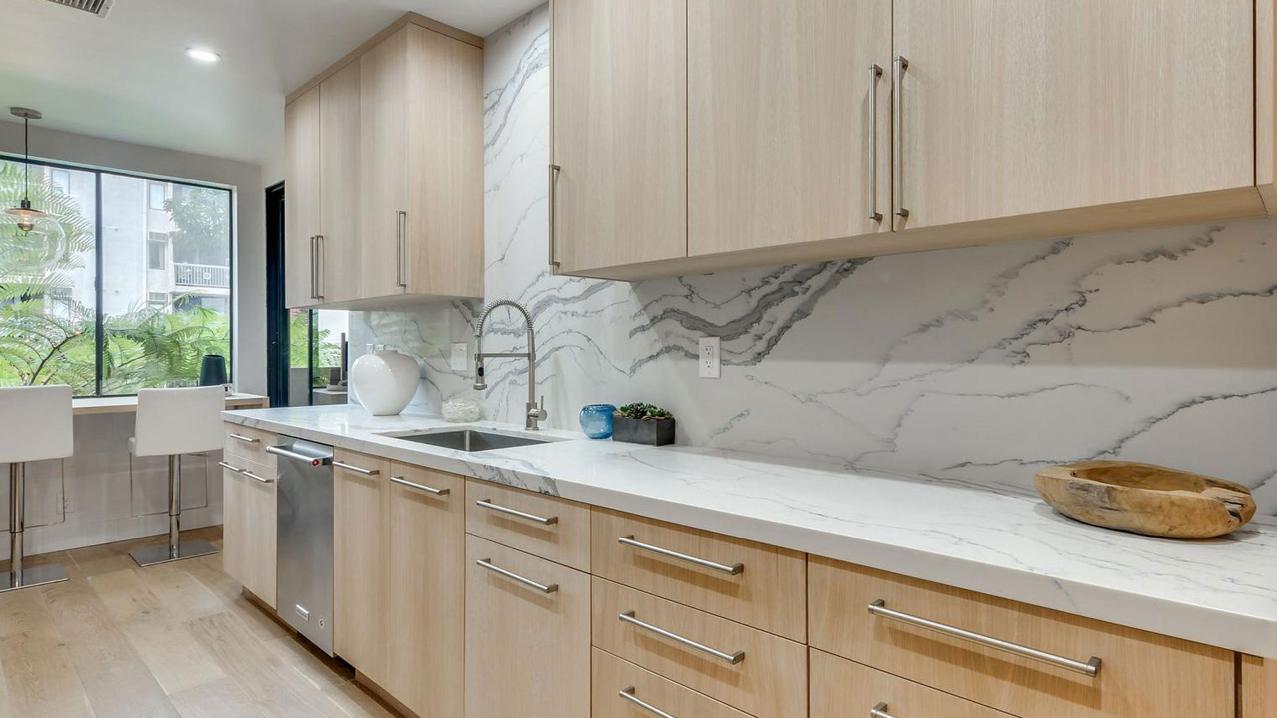 Kitchen Design Built for the Busy Mom - Vadara Quartz Surfaces